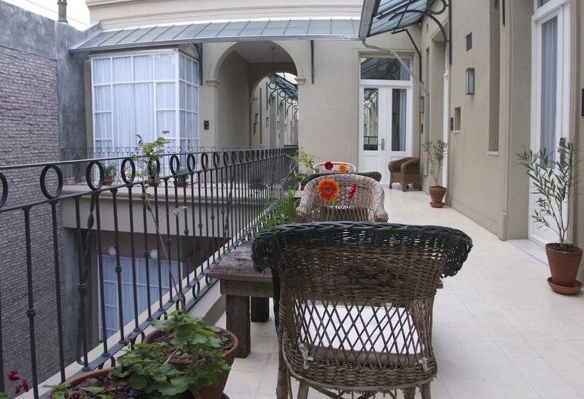 هتل Patios De San Telmo