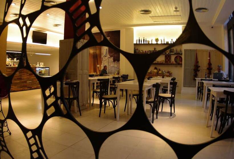 هتل Patios De San Telmo