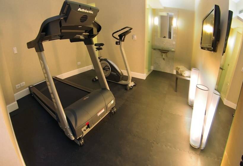 هتل Patios De San Telmo