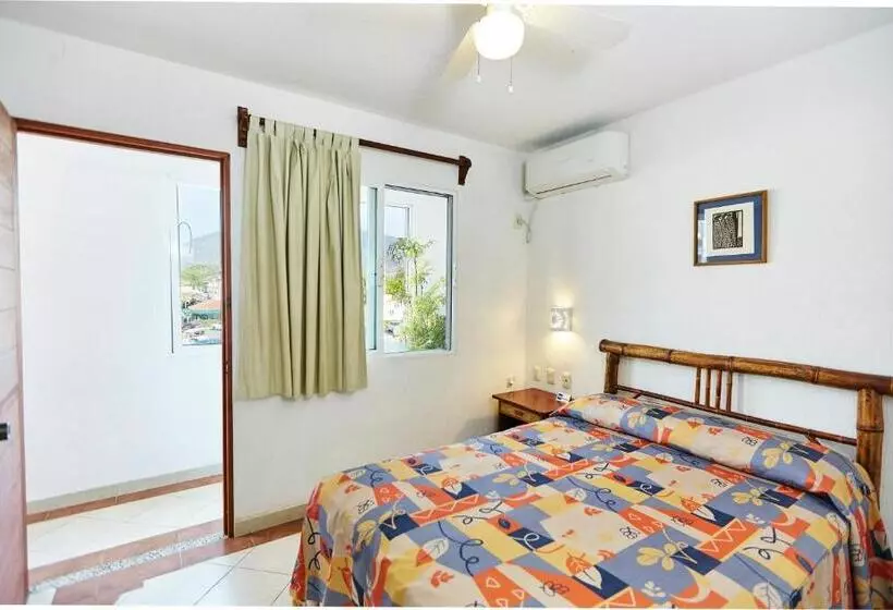 酒店 Suites Ixtapa Plaza