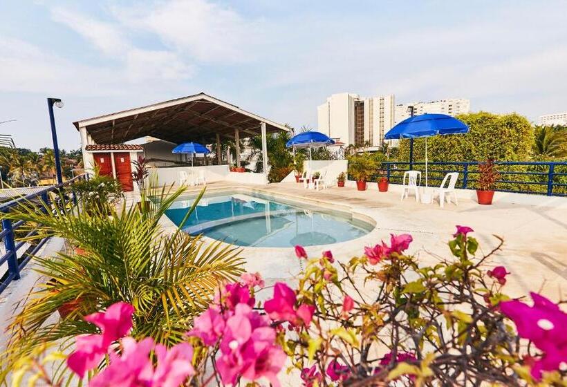 هتل Suites Ixtapa Plaza