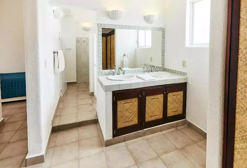 酒店 Suites Ixtapa Plaza