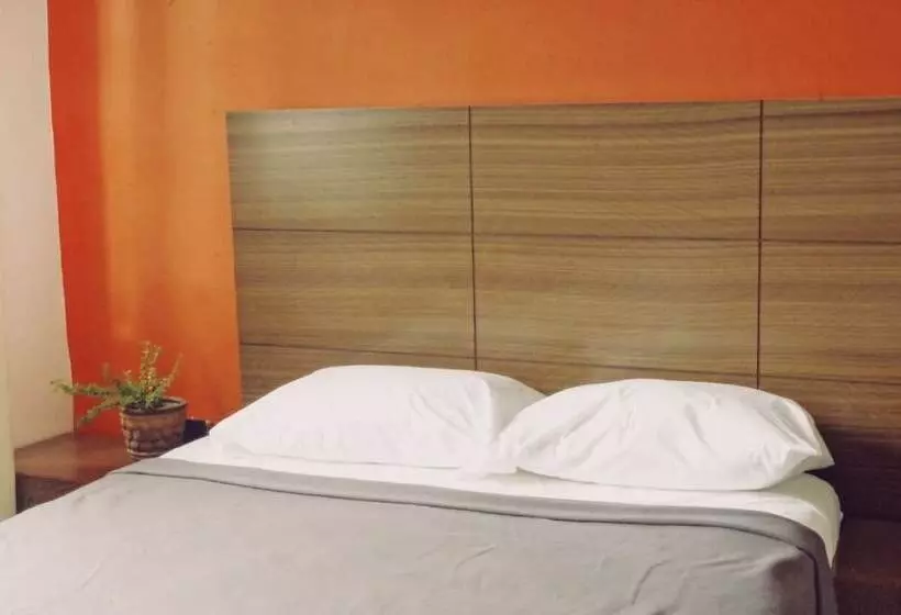 هتل Nahuala Hostal   Hostel