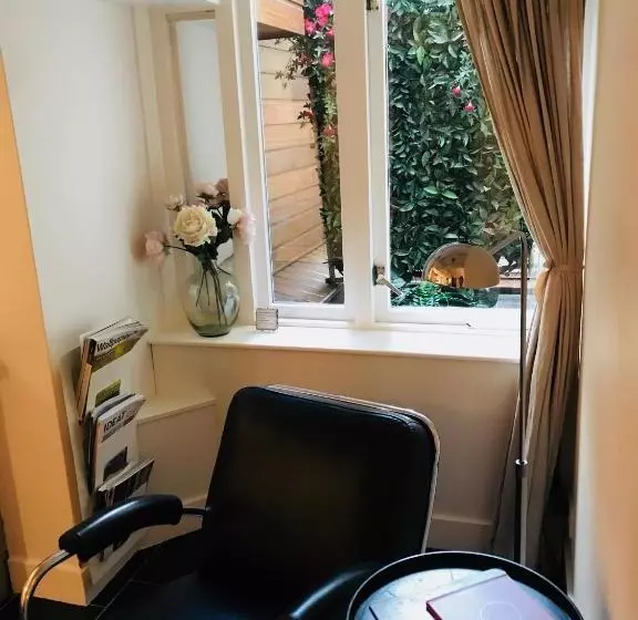 Coho Apartment Suites