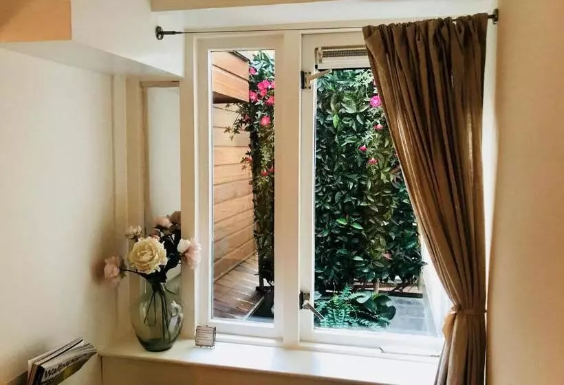 Coho Apartment Suites