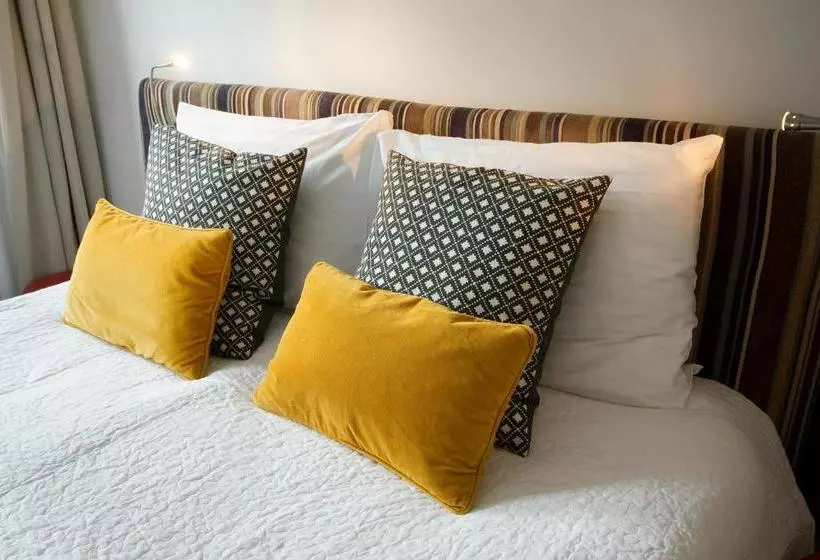 Coho Apartment Suites