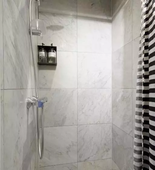 Coho Apartment Suites