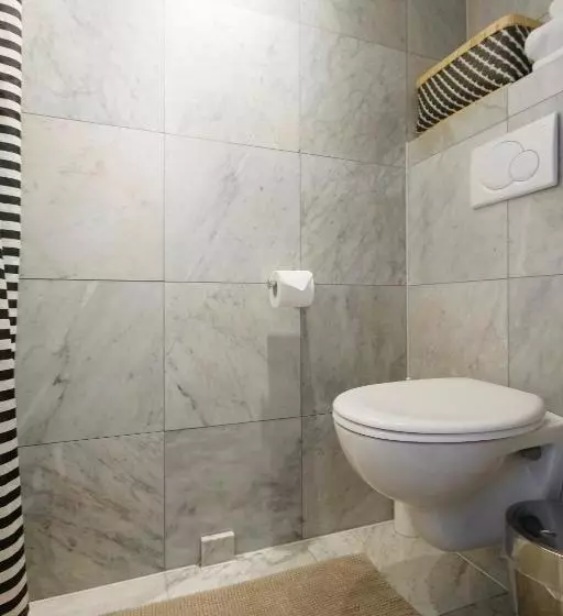 Coho Apartment Suites