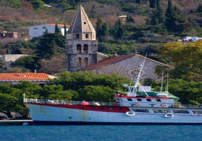 هتل Apartments Villa Riva