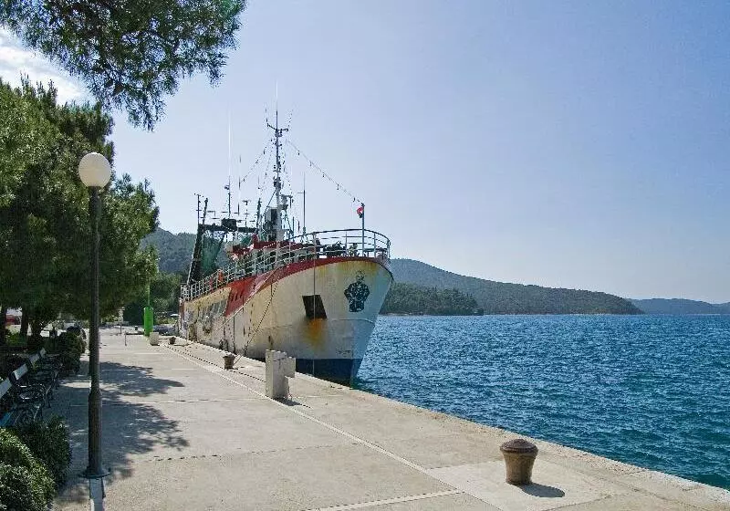 هتل Apartments Villa Riva