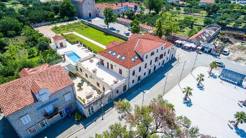 هتل Apartments Villa Riva