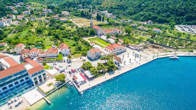 هتل Apartments Villa Riva