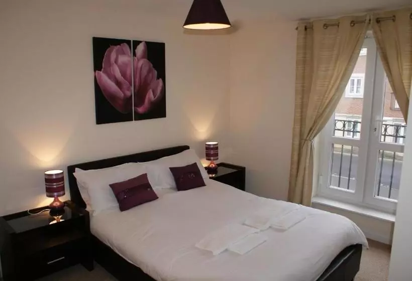 בית מלון כפרי Brunel Crescent