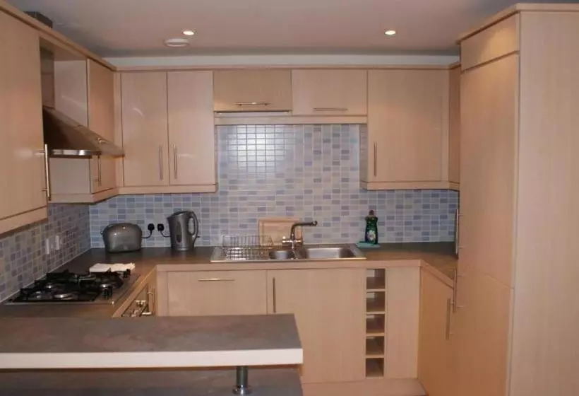 בית מלון כפרי Brunel Crescent