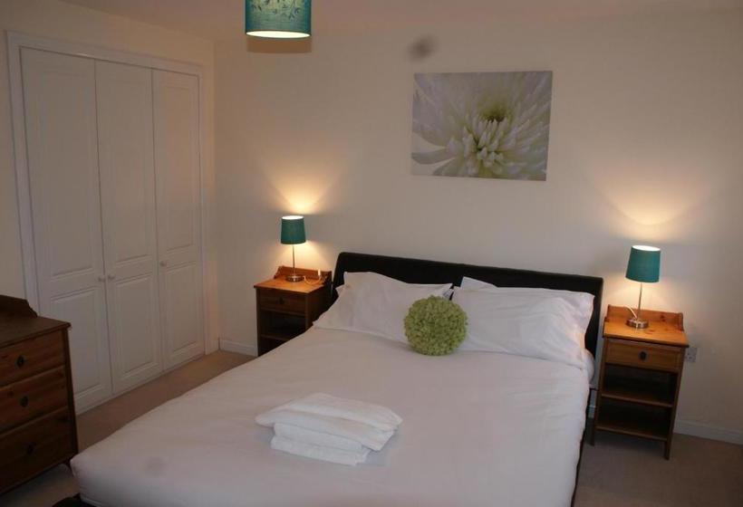 فندق Brunel Crescent