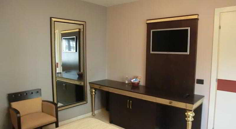 호텔 Old Town Rooms