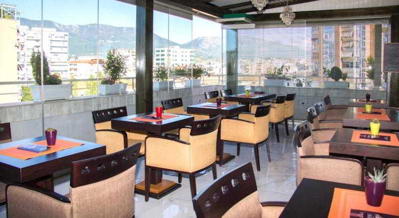 호텔 Old Town Rooms