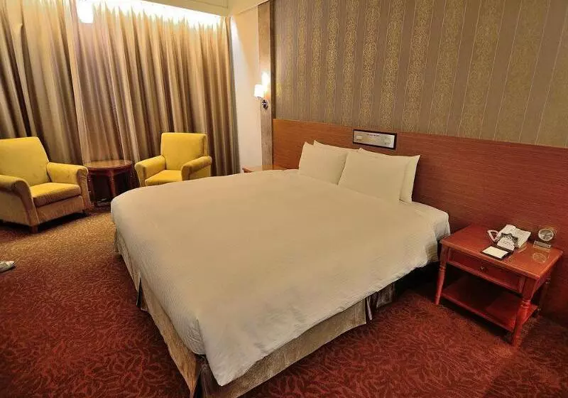 هتل Royal Chiayi