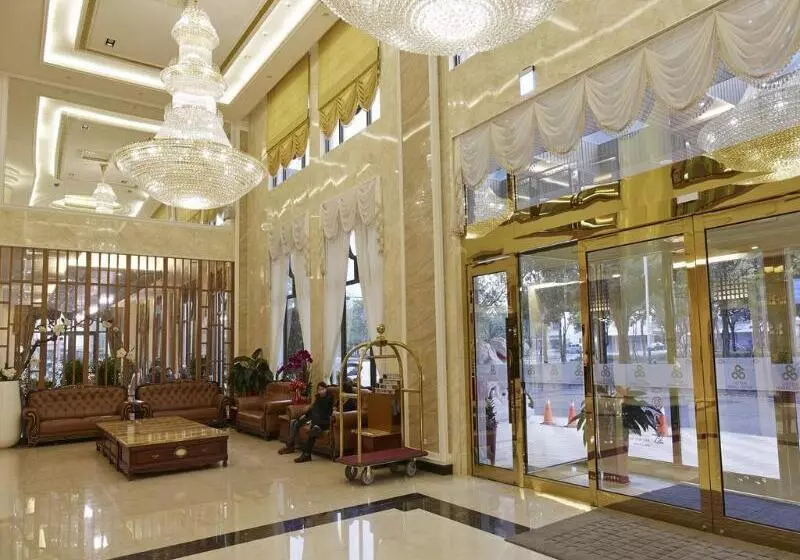 هتل Royal Chiayi
