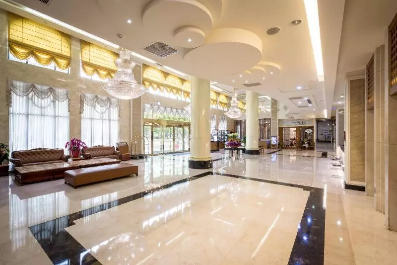 هتل Royal Chiayi