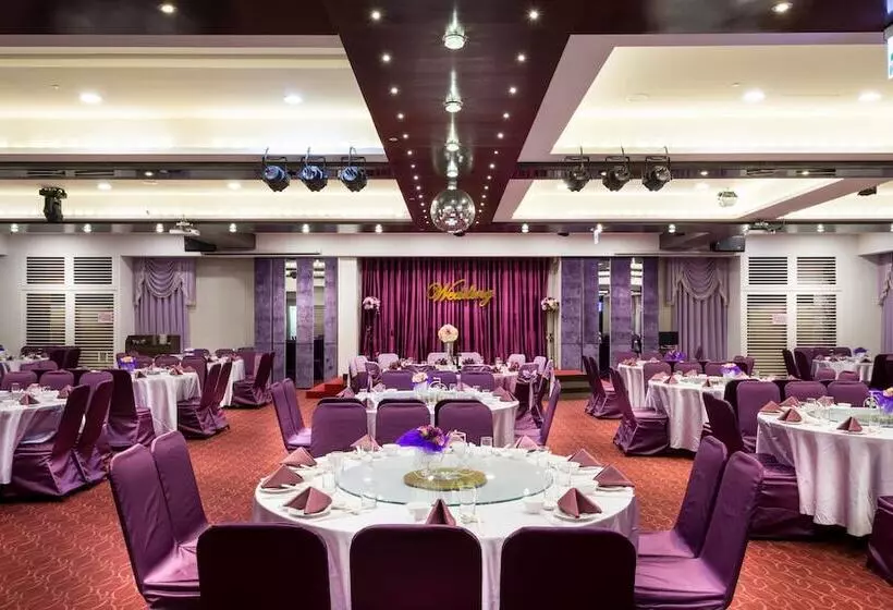 هتل Royal Chiayi