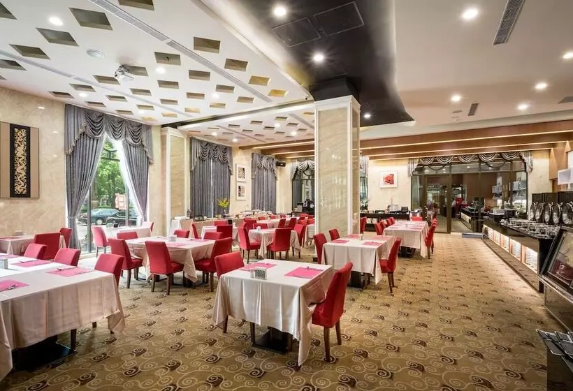 هتل Royal Chiayi