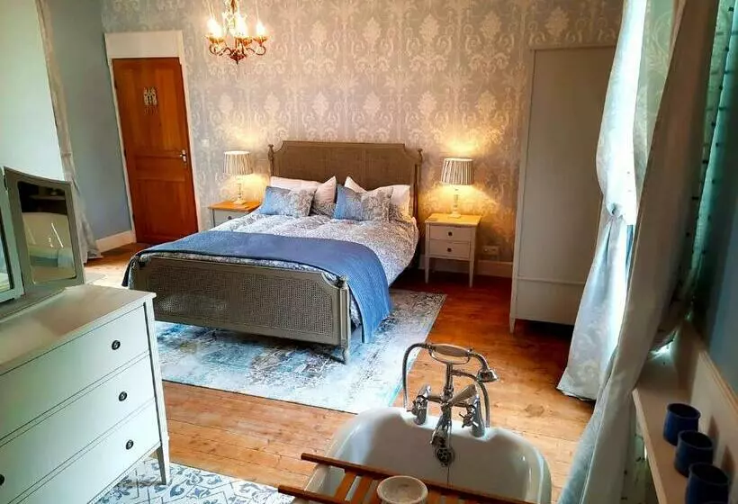 Bed and Breakfast Logis De Tirac