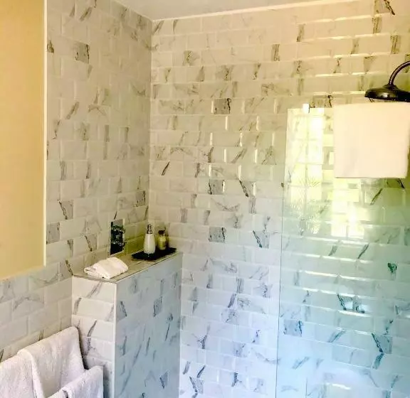 Bed and Breakfast Logis De Tirac