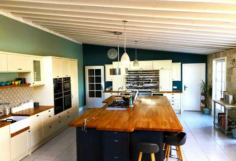 Bed and Breakfast Logis De Tirac