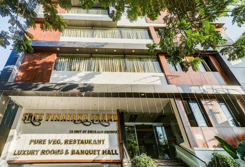 호텔 Oyo Townhouse 785 Sree Vinayaka Grand