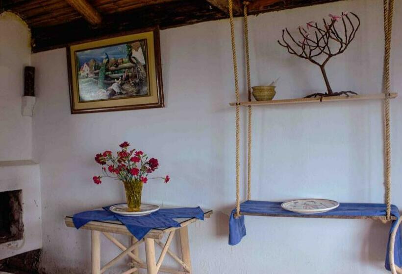 Hotel Tuparina Lodge