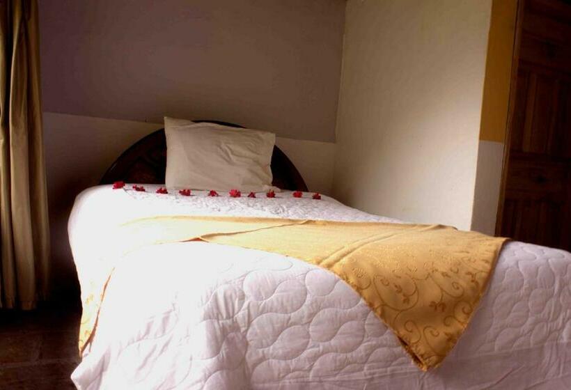 Hotel Tuparina Lodge