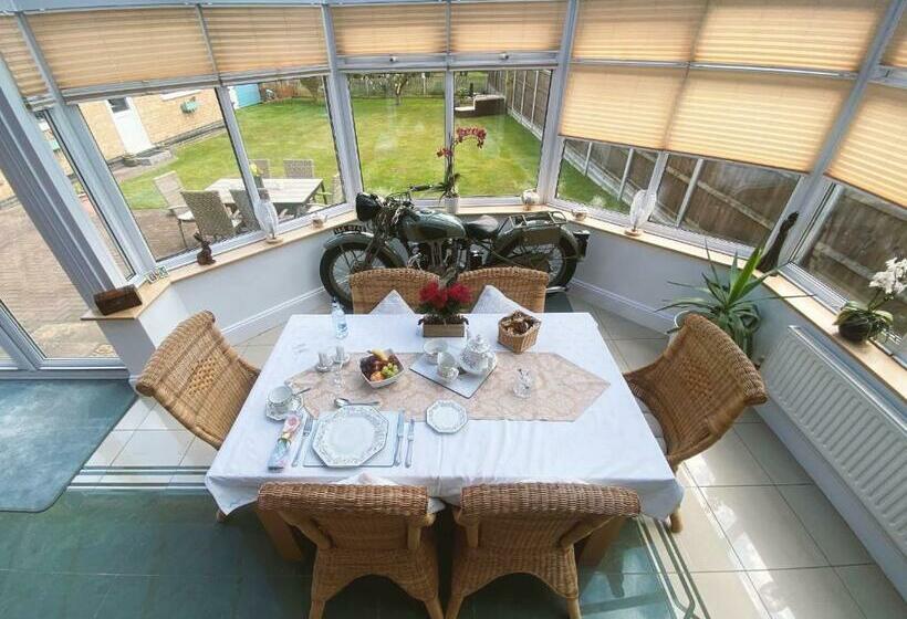 Keppel Gate B&b   Silver Birch Ensuite Room