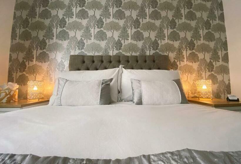 Keppel Gate B&b   Silver Birch Ensuite Room