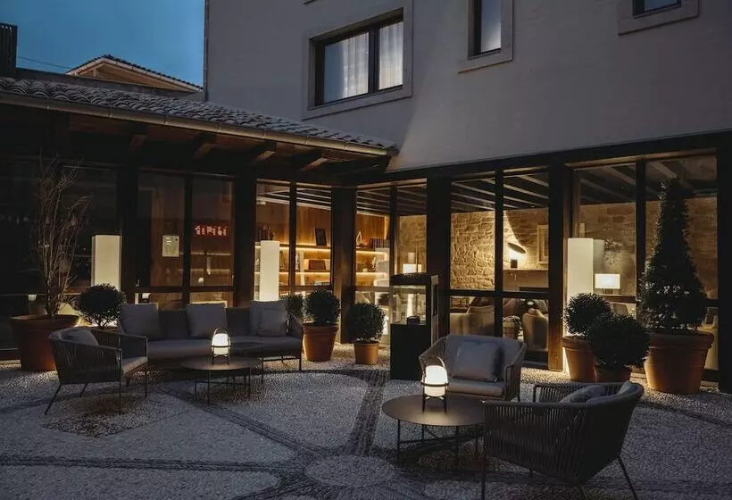 ホテル Santa Maria Briones