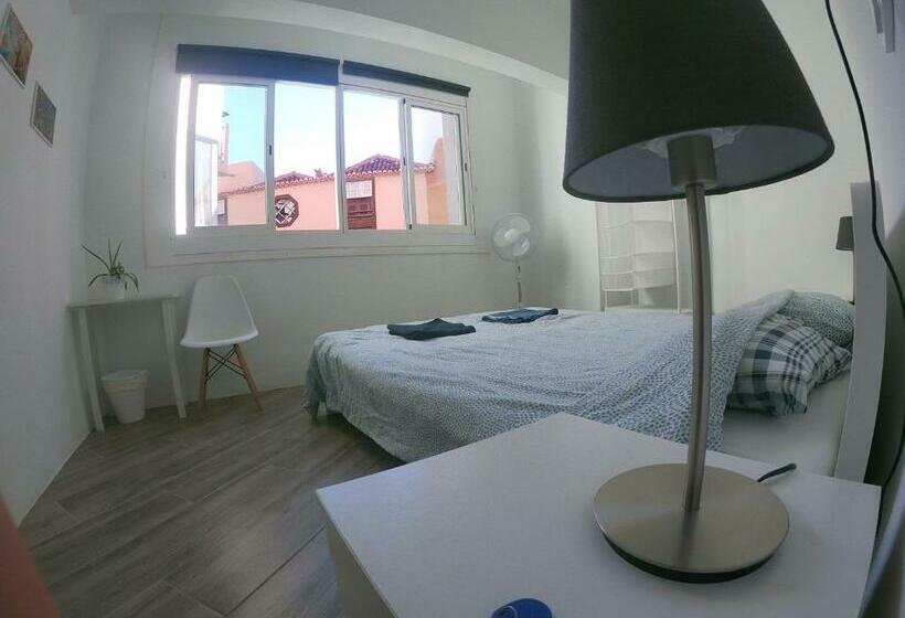 بنسيون Room With Private Bathroom Vivienda Vacacional Out Of Blue