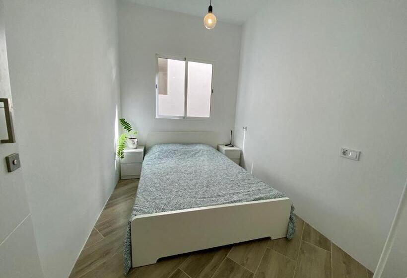 بنسيون Room With Private Bathroom Vivienda Vacacional Out Of Blue