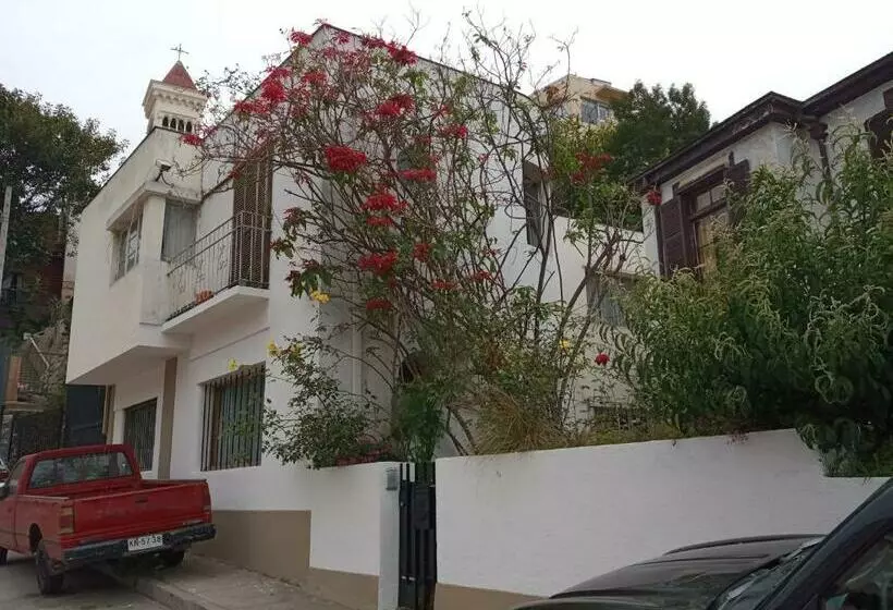 ペンション Hostal Tres Casas