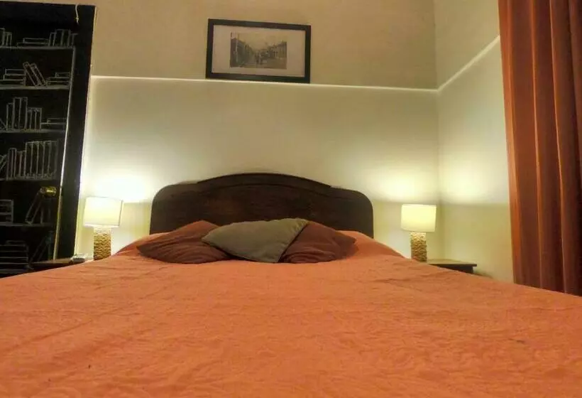 ペンション Hostal Tres Casas