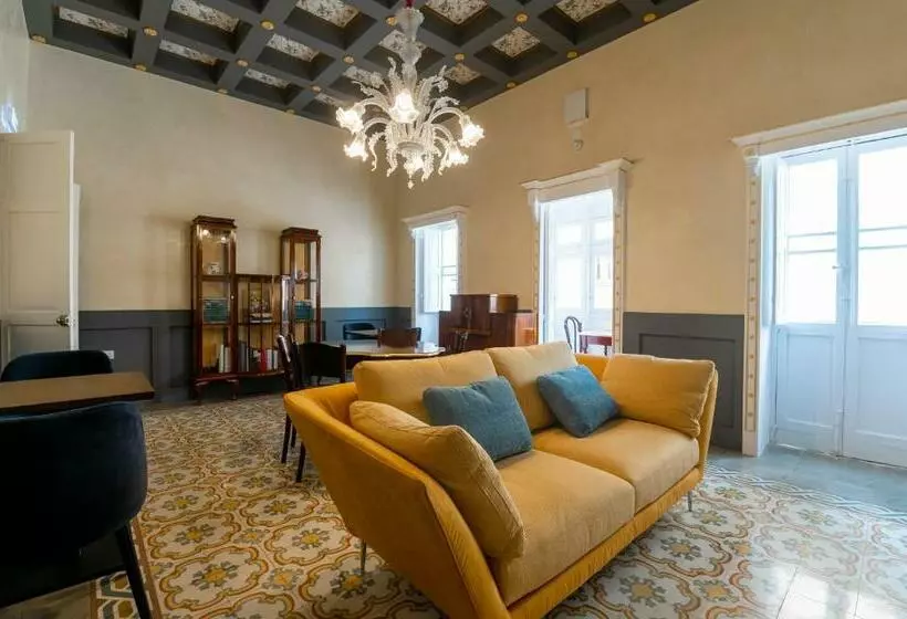 پانسیون Monreal Boutique Townhouse   R024rm6