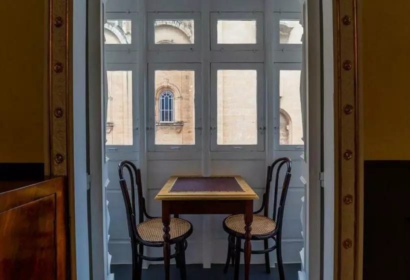 پانسیون Monreal Boutique Townhouse   R024rm6