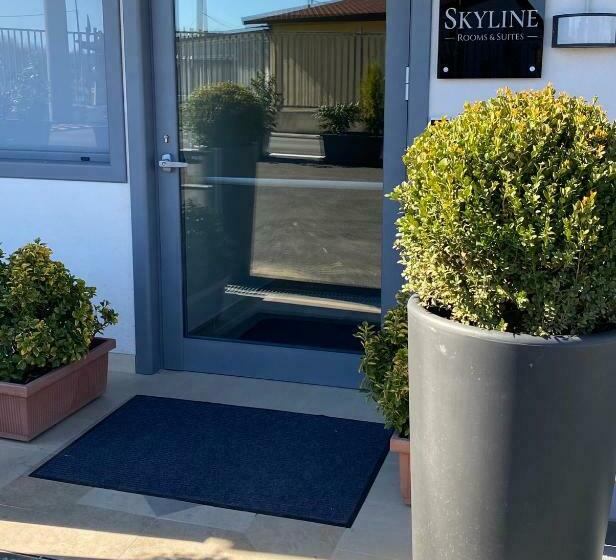 צימר Skyline Rooms & Suites