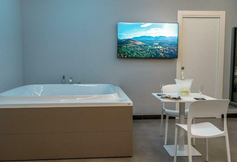 צימר Skyline Rooms & Suites