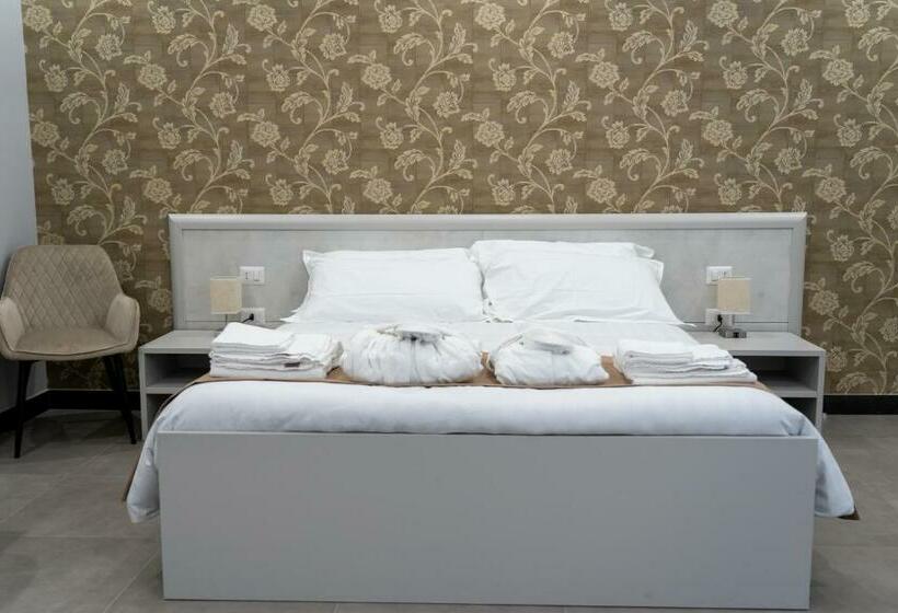 צימר Skyline Rooms & Suites