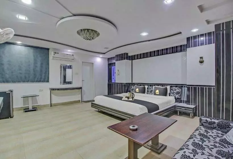 ホテル Townhouse Oak Avinash Residence