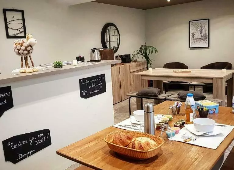 Aamiaismajoitus (B&B) Chambres Privées à Hautvillers, Berceau Du Champagne Avec Salle De Bain Et Toilettes Incluses