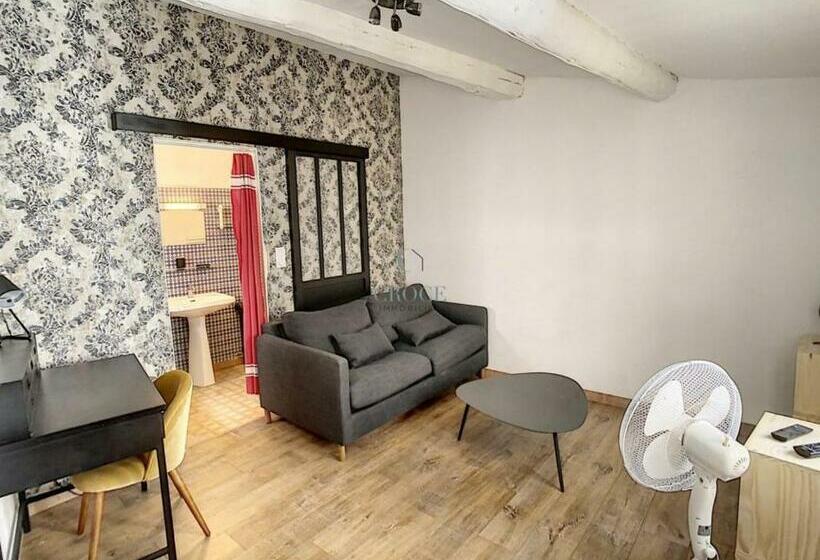 مبيت وإفطار Petit Cocon En Plein Centre Historique D Uzès   Place Aux Herbes En Zone Piétonnière