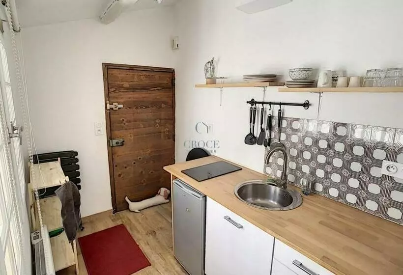 ベッドアンドブレックファースト Petit Cocon En Plein Centre Historique D Uzès   Place Aux Herbes En Zone Piétonnière