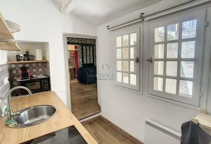 ベッドアンドブレックファースト Petit Cocon En Plein Centre Historique D Uzès   Place Aux Herbes En Zone Piétonnière