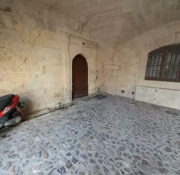 ベッドアンドブレックファースト Petit Cocon En Plein Centre Historique D Uzès   Place Aux Herbes En Zone Piétonnière